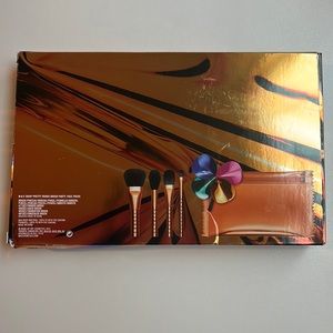 MAC Shiny Pretty Things Brush Party: Face Focus